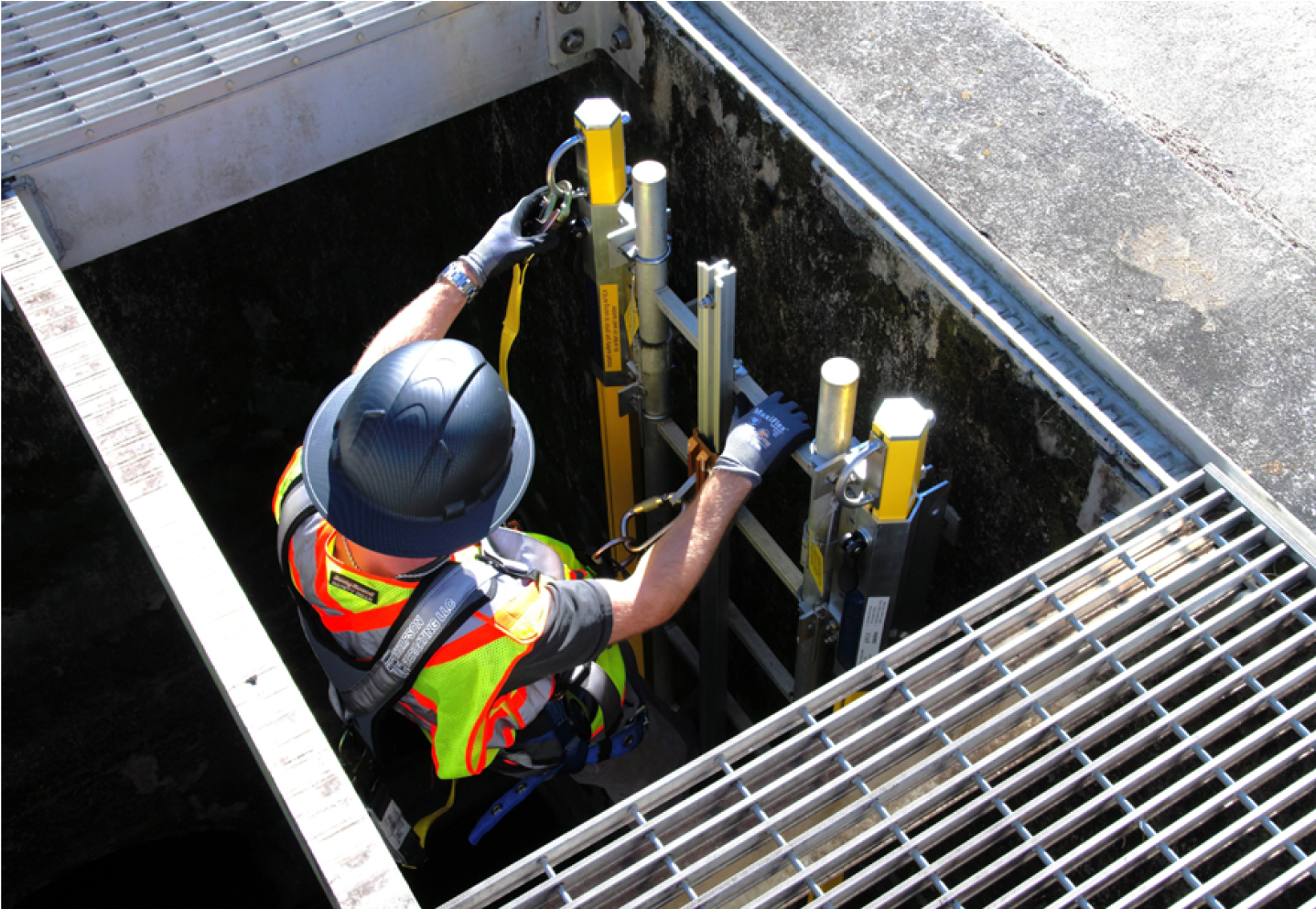 APEX Retractable Anchor Posts